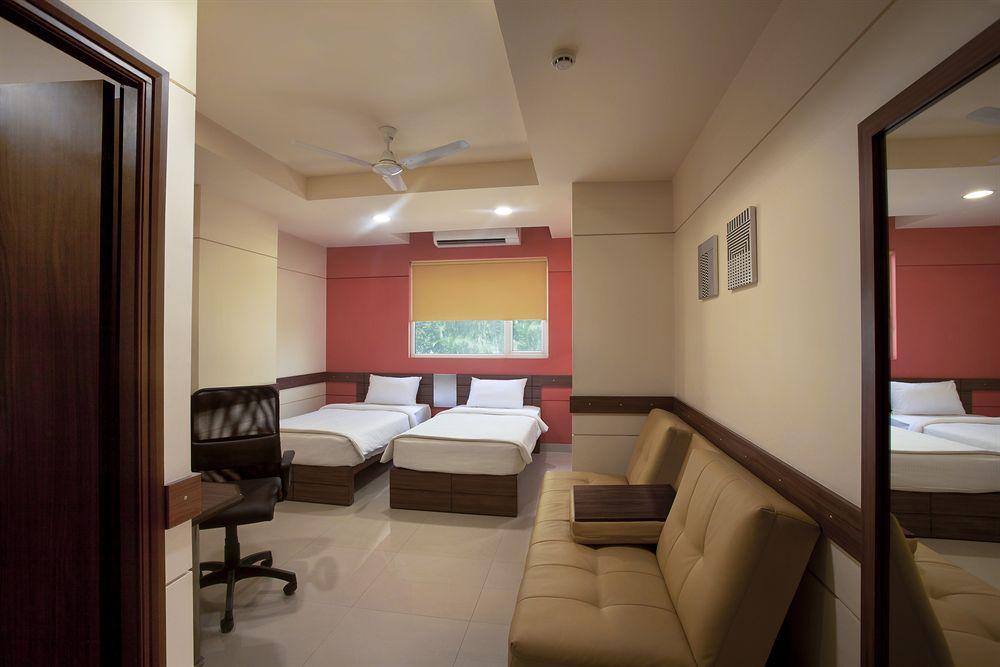 Hotel Ahmedabad Vastrapur Exterior foto