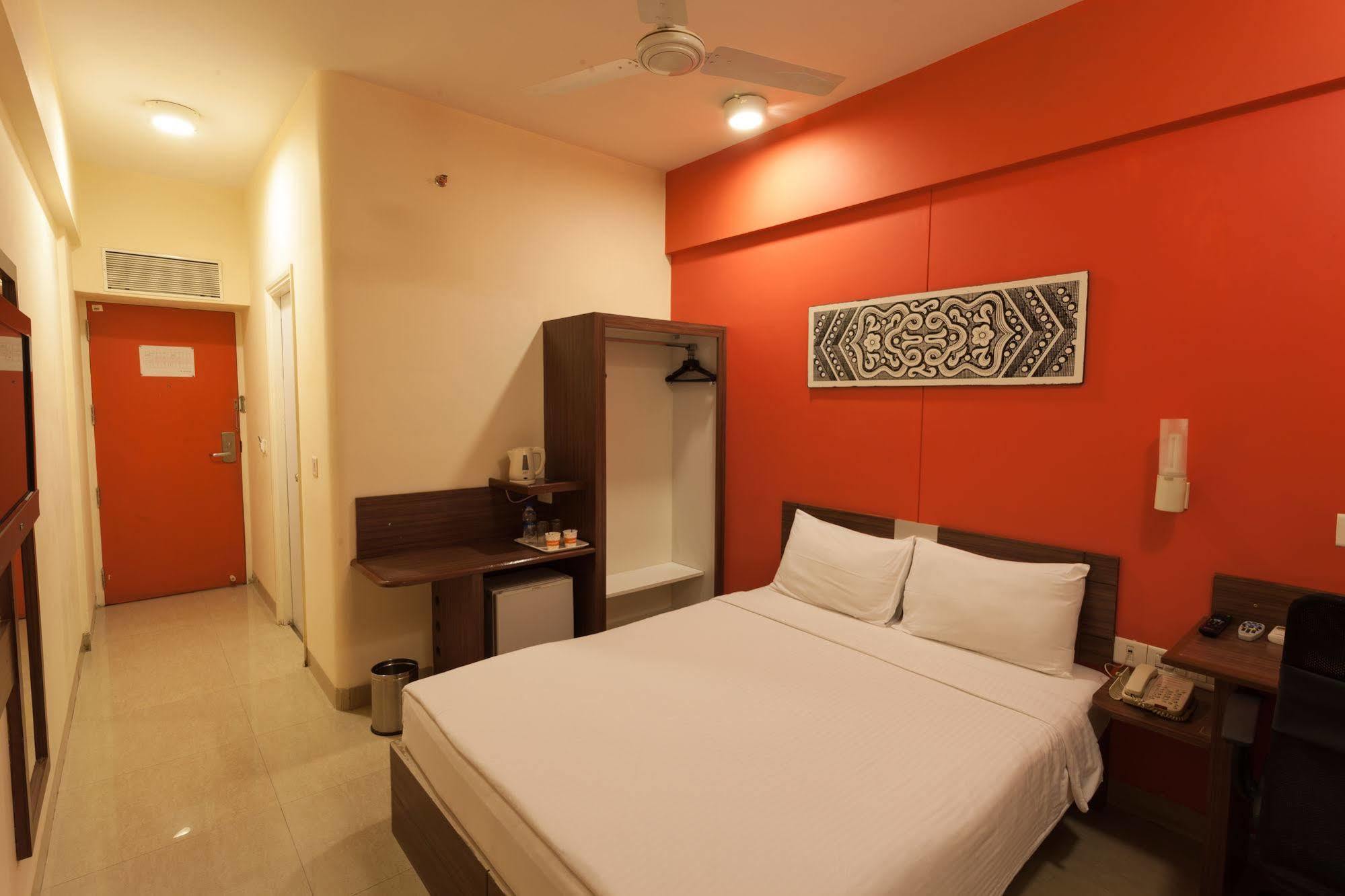 Hotel Ahmedabad Vastrapur Exterior foto