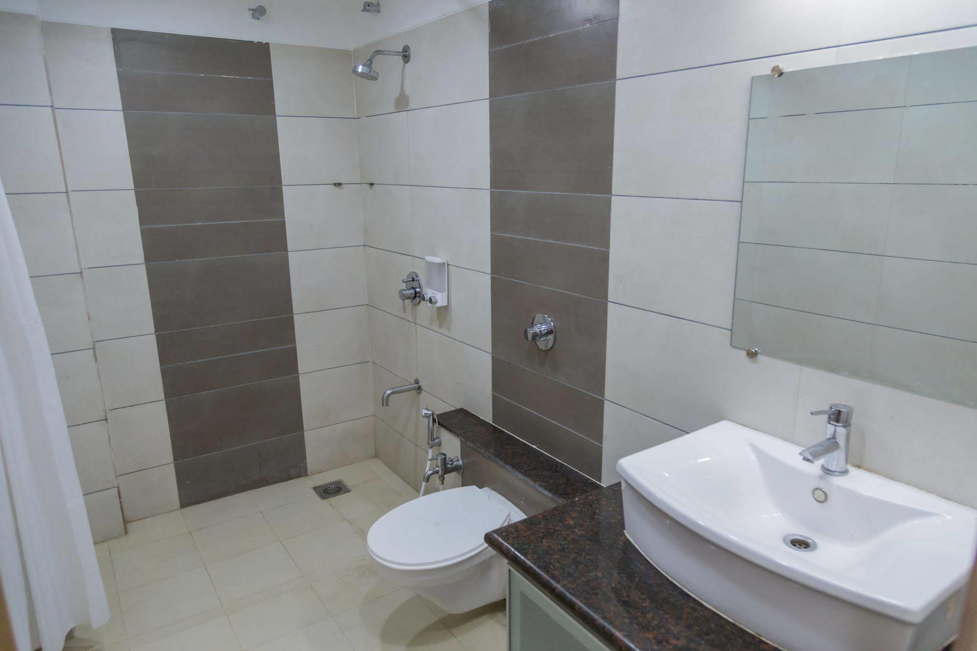Hotel Ahmedabad Vastrapur Exterior foto