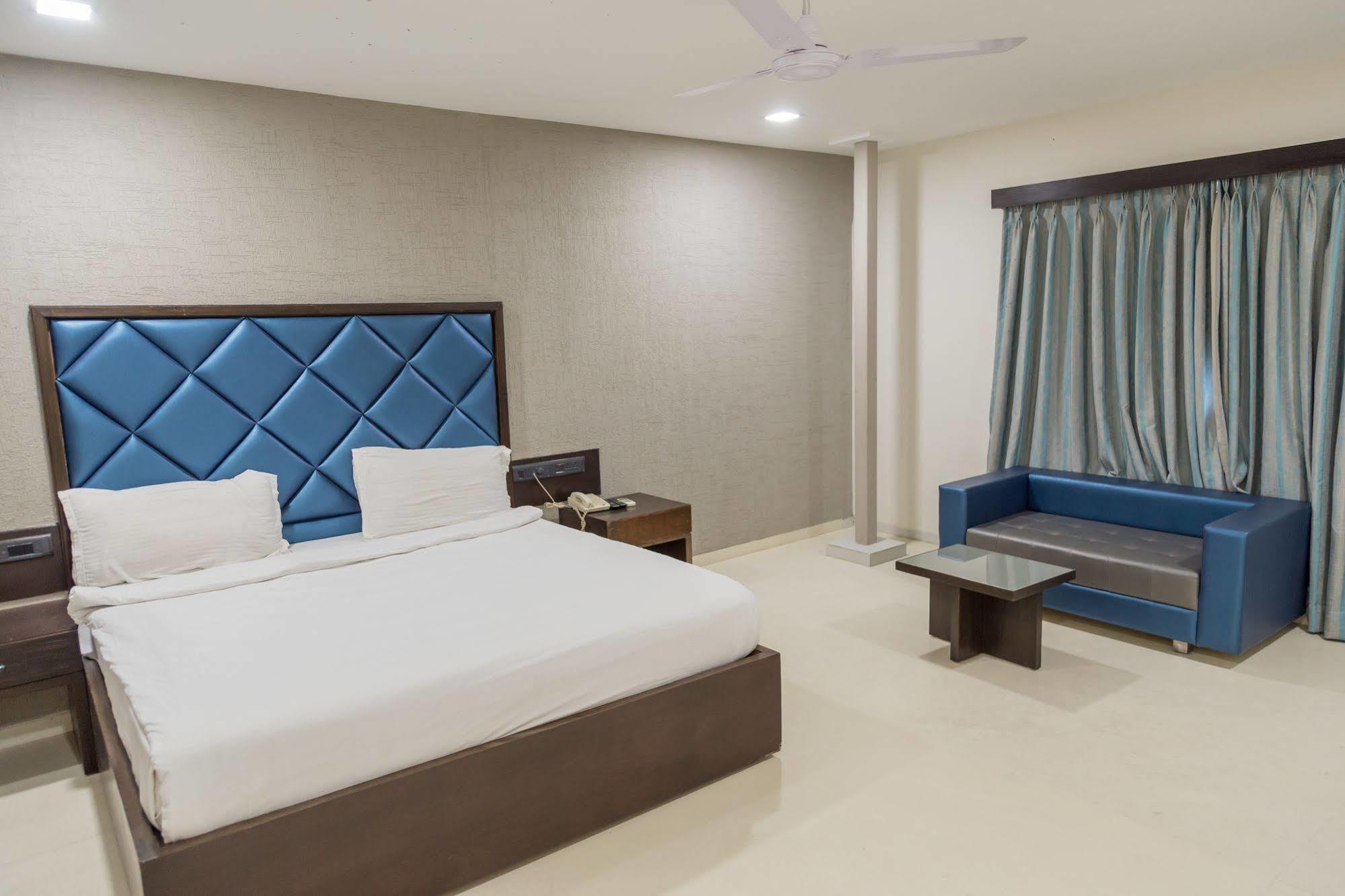 Hotel Ahmedabad Vastrapur Exterior foto